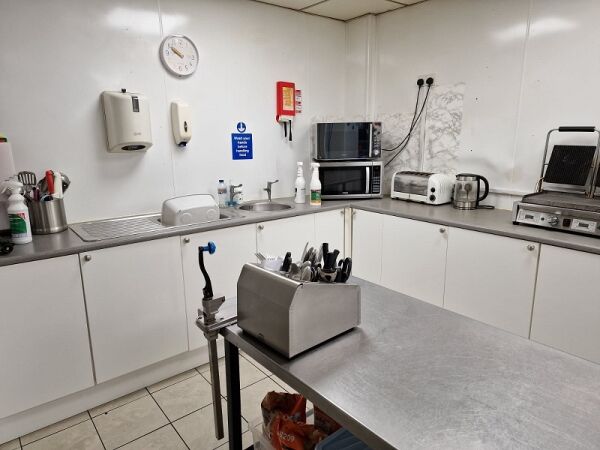 Highly Rated Coffee Shop & Bar for Sale. Photo 8