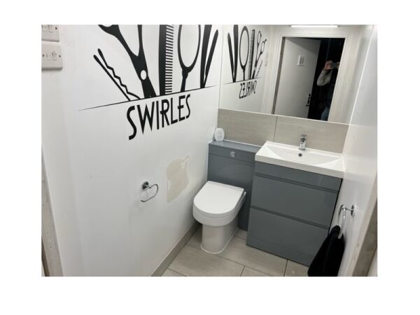 Highly Rated Barber Shop For Sale In Uxbridge Photo 8