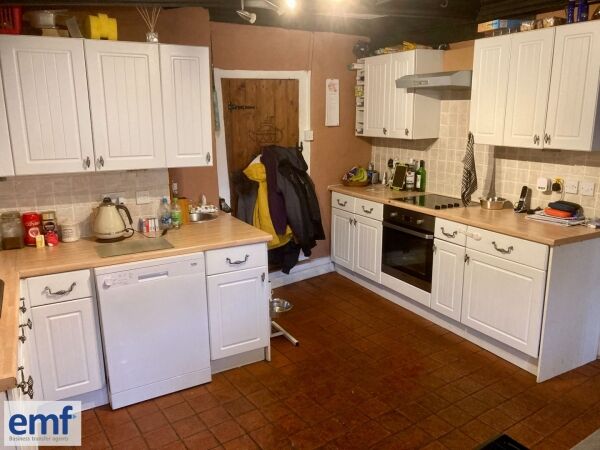 VILLAGE STORES, POST OFFICE & TEAROOM Photo 8