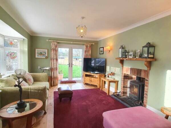 A wonderfully located kennels for sale Photo 8