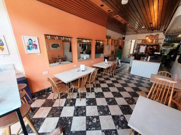 DAYTIME CAFÉ & COFFEE SHOP WITH A3 & ALCOHOL LICENCE Photo 8