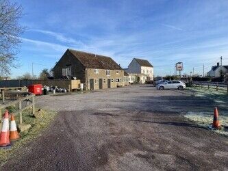 WILTSHIRE - MAIN ROAD COUNTRY FREE HOUSE Photo 8