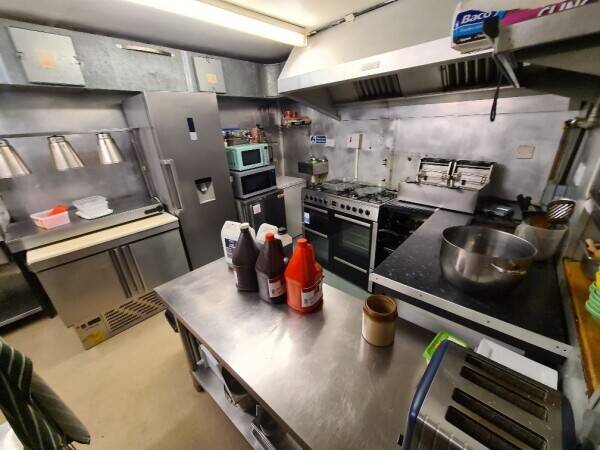 Well Presented Licensed Café & Restaurant In Looe Photo 8