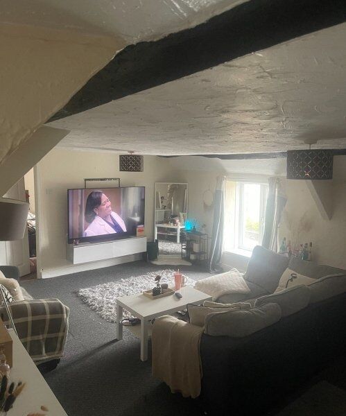 £9,500 P/WEEK STORE WITH 2 BED FLAT, NR NEWPORT, SOUTH WALES Photo 8