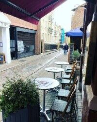 LONDON - PRIME BAR & RESTAURANT INVESTMENT IN AFFLUENT AREA Photo 8