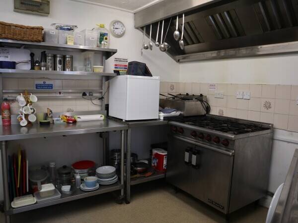SOMERSET- POPULAR WET LED TOWN FREEHOUSE Photo 8