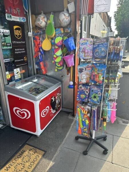 Walthamstow London Convenience Store with Off-License for Sale at £45,500 Photo 8