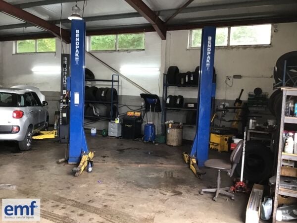 SPACIOUS GARAGE/MOT CENTRE, SWANSEA VALLEY Photo 8