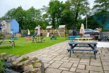 GLOUCESTERSHIRE - BUSY VILLAGE FREEHOUSE Photo 8