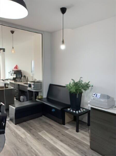 Great Opportunity to Acquire a Unique Business Combining a Barbers and a Modern Cafe Photo 8