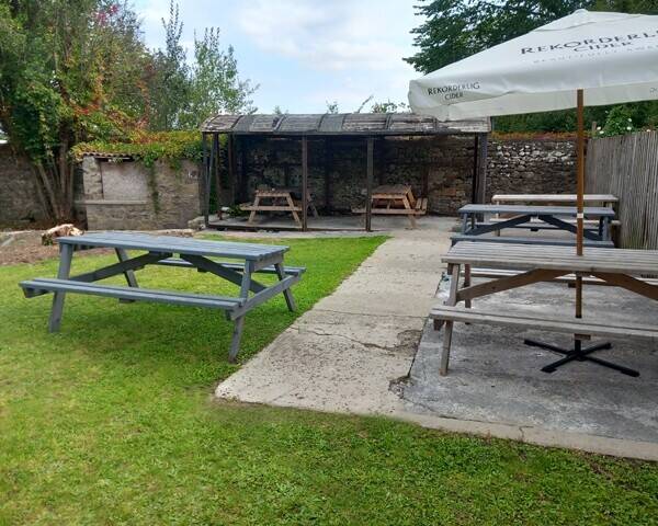 CARMARTHENSHIRE - TORBAY INN, LLANDEILO - WELL APPOINTED COTTAGE STYLE PUBLIC HOUSE Photo 8