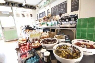 A wonderful opportunity to acquire a vegetarian/vegan cafe in Frome, Somerset. Photo 8