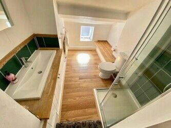 TWO RETAIL UNITS WITH EIGHT GUEST BEDROOMS FOR SALE, LLANGOLLEN, NORTH WALES. Photo 8