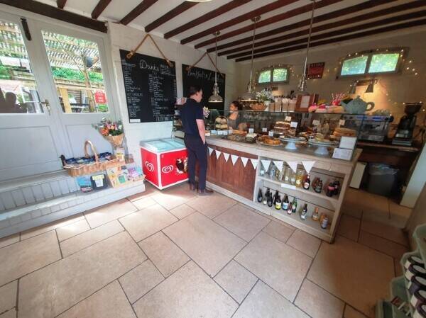 TEA ROOMS, STORE/GIFT SHOP & POST OFFICE WITH 2 BED ACCOMMODATION Photo 8