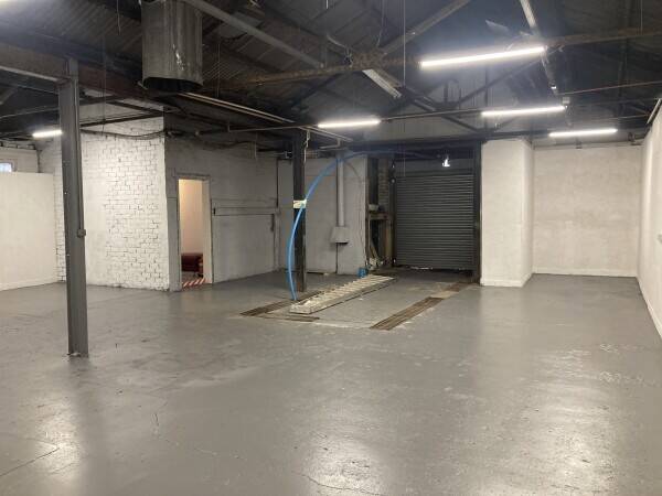 Commercial Unit Photo 8