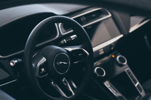AN INDEPENDENT SPECIALIST IN REPAIR AND MAINTENANCE SERVICES FOR JAGUAR, LAND ROVER AND 4X4 VEHICLES Photo 8