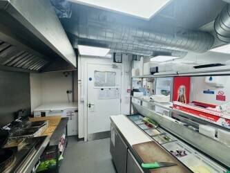 Chinese takeaway restaurant in Canning Town Photo 8