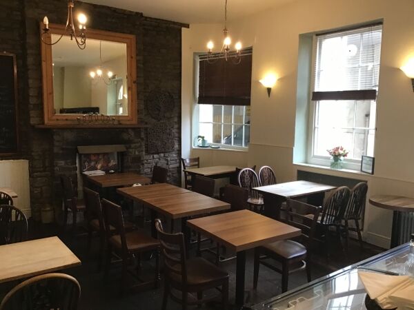 ATTRACTIVE COFFEE SHOP, BISTRO, CAFE in AFFLUENT MONMOUTHSHIRE TOWN Photo 8