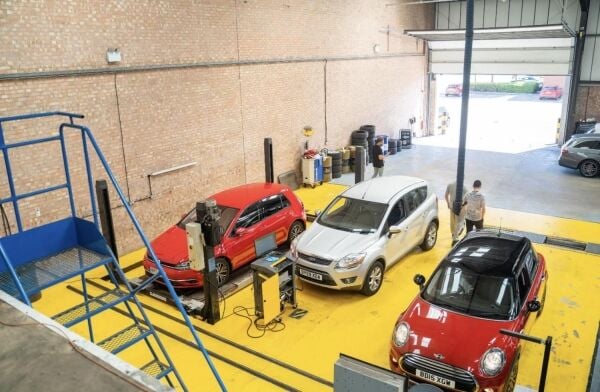 Leasehold MOT, Sales, Media & Vehicle Mechanical Repairs Centre Located In Solihull Photo 8