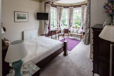 ELEGANT WELL EQUIPPED 8 BEDROOM COUNTRY HOUSE, BED & BREAKFAST/EVENTS AND WEDDINGS VENUE, WIRRAL Photo 8