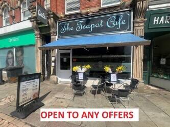 Modern/Fully Equipped Cafe in Prime Burton on Trent, with HUGE Potential. Offers around &pound;25K Looking for Quick Sale