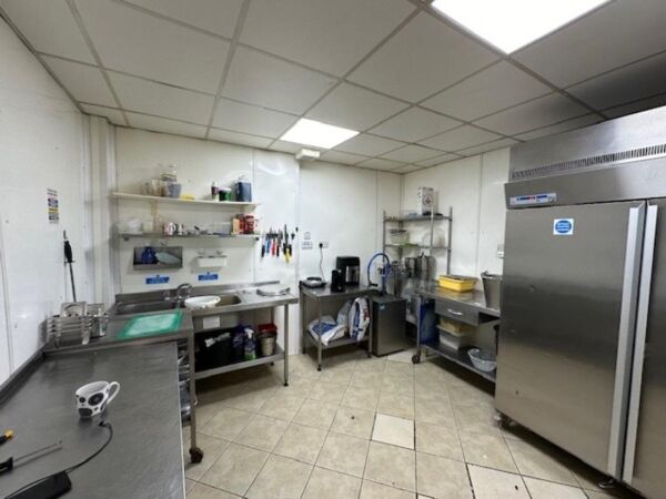 Leasehold Fish & Chip Takeaway Located In Gnosall Photo 8