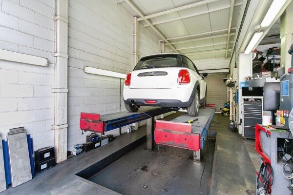 MOT And Vehicle Repair Business - Birkenhead Photo 8
