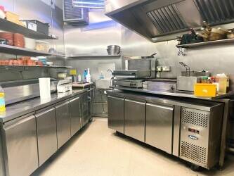 DERBYSHIRE - MARKETPLACE PUB AND RESTAURANT WITH THREE LETTING BEDROOMS Photo 8