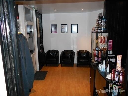 Large Tanning and Beauty Salon with 6 Rooms in a busy location. Reasonable offers invited. Photo 6