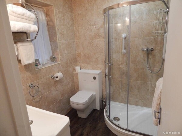 EXCEPTIONAL PROFITABLE BOUTIQUE GUEST HOUSE REAL GENUINE POTENTIAL EXCELLENT BUSINESS OPPORTUNITY Photo 9