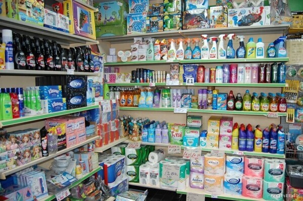 SWEETS / CARDS / TOYS / GIFTS AND MUCH MORE MAIN ROAD POSITION CLOSE TO SCHOOLS SEAHAM HARBOUR Photo 9
