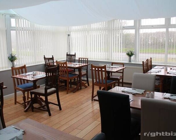 SHROPSHIRE VILLAGE THRIVING FREE HOUSE Photo 9
