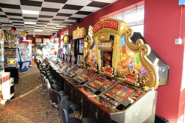 3 BUSINESSES IN 1 / AMUSEMENT ARCADE / CAFE and ICE CREAM PARLOUR / GIFT AREA ONLY 1 IN RESORT Photo 9