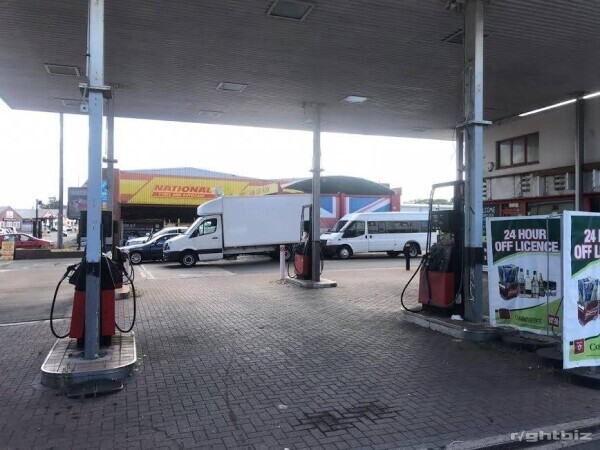 *TEXACO PETROL STATION FOR RENT* With 4 x Filling Pumps - Double Sided *With Convince Store* Photo 9