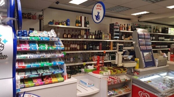 Convenient Store For sale in Ascot Leasehold Photo 9