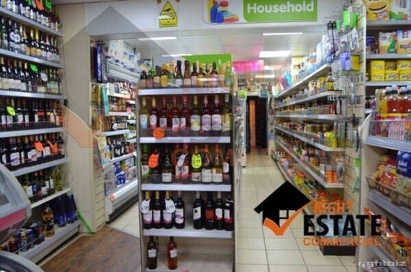 Off licence accommodation with two three bedroom and a salon lease for sale (B0001) Photo 9