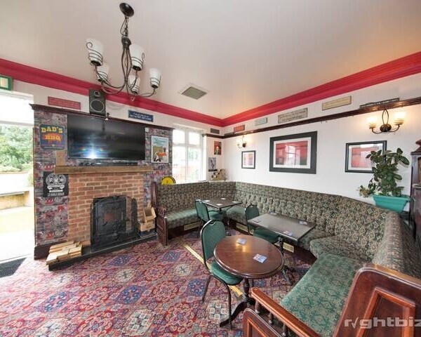 TYNE & WEAR - SUBSTANTIAL PROPERTY IN LARGE SITE Photo 9