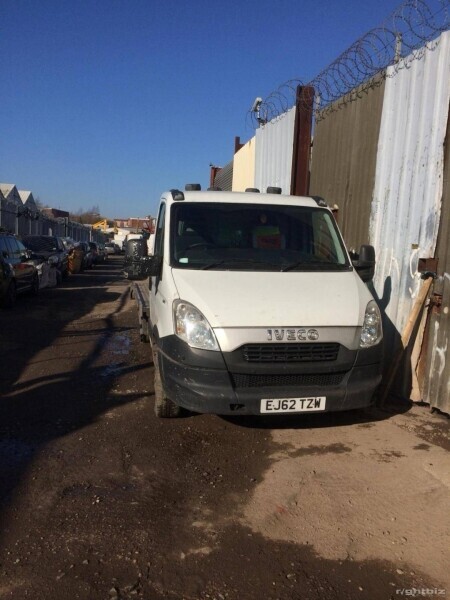 FULLY LICENSED SCRAP YARD/VEHICLE DISMANTLER/ CAR BREAKERS BUSINESS FOR SALE Photo 9