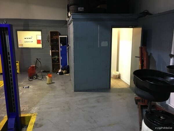 Long established Large MoT and Repair Garage for sale in Hartlepool Photo 9