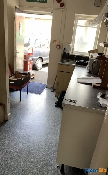 DROITWICH CONVENIENCE GROCERY OFF LICENCE STORE HIGH STREET WITH GOOD CUSTOMER BASE Photo 9