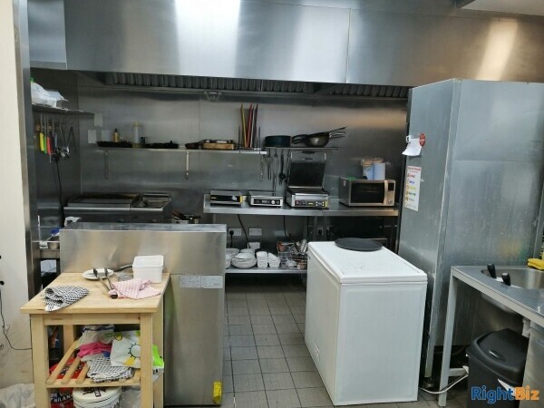 Busy cafe/restaurant for sale Photo 9