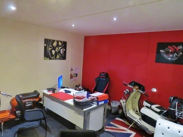 Long Established Car Sales Showroom and MOT Garage Photo 9