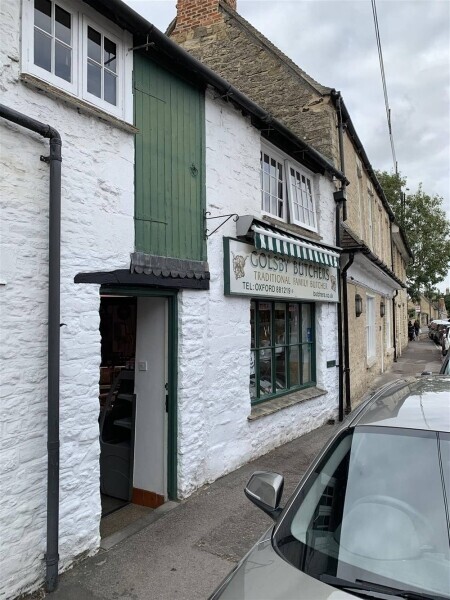 HIGH CLASS VILLAGE BUTCHER & DELI NEAR OXFORD Photo 9