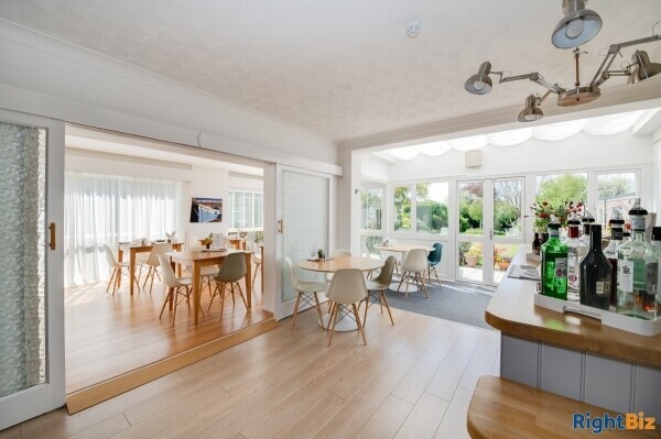SUPERB 10 BED GUEST HOUSE - CHICHESTER Photo 9