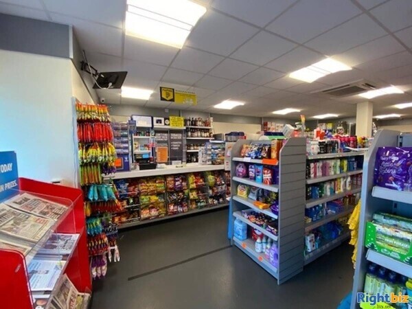 Leasehold Convenience Store & Off License Located In Atherstone Photo 9