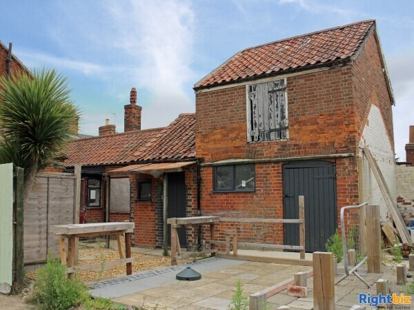 SUFFOLK - 5 BED PUB IN RESIDENTIAL AREA Photo 9