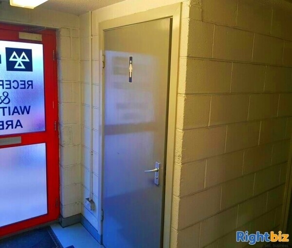 Freehold: Established Spacious Car Garage and Mot testing Centre in Prime Location, Vehicle Repair Photo 9