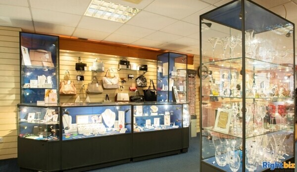 Well established Jewellers located on the Fylde coast Photo 9