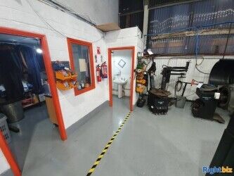 REPUTABLE, LONG-ESTABLISHED AUTO GARAGE Photo 9