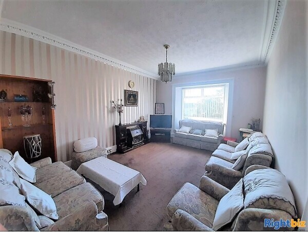 Busy convenience store, Post Office and spacious flat for sale in central Scotland Photo 9